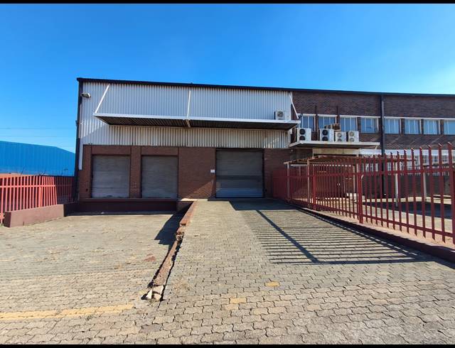 2,400M² WAREHOUSE TO LET IN HERIOTDALE